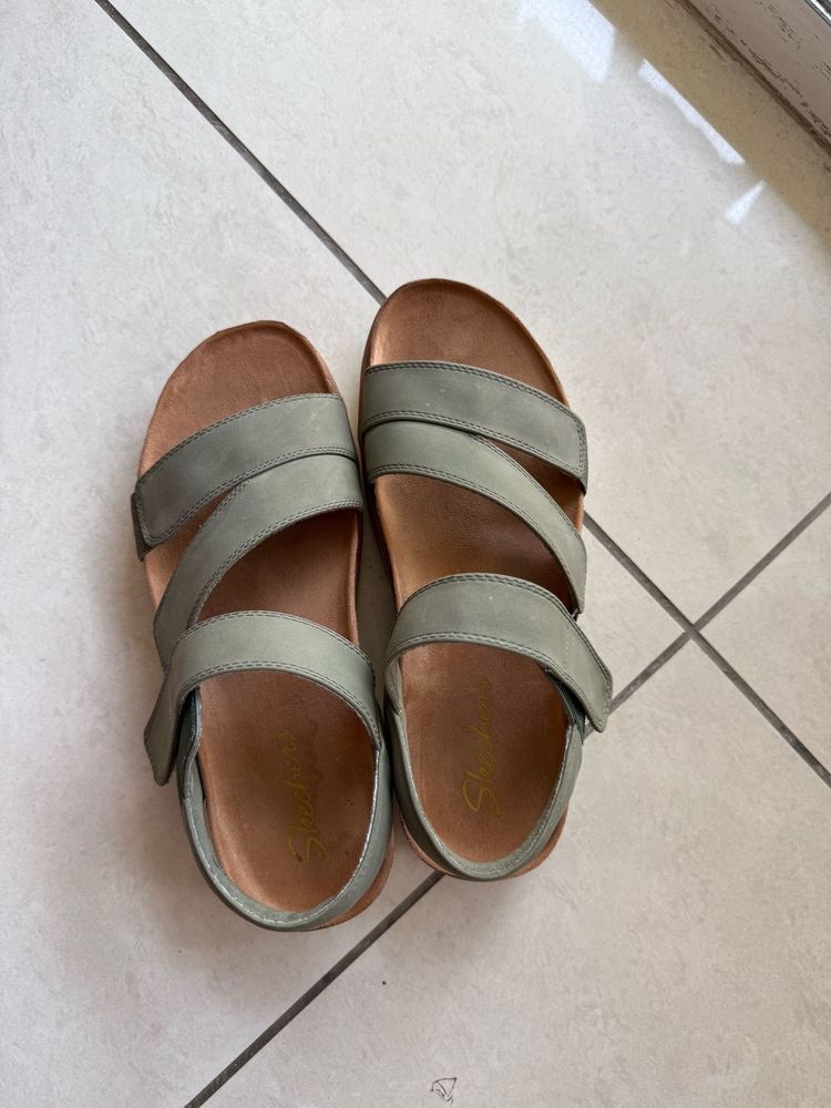 Skechers Women Comfort Olive Sandals- uk6/Eur39