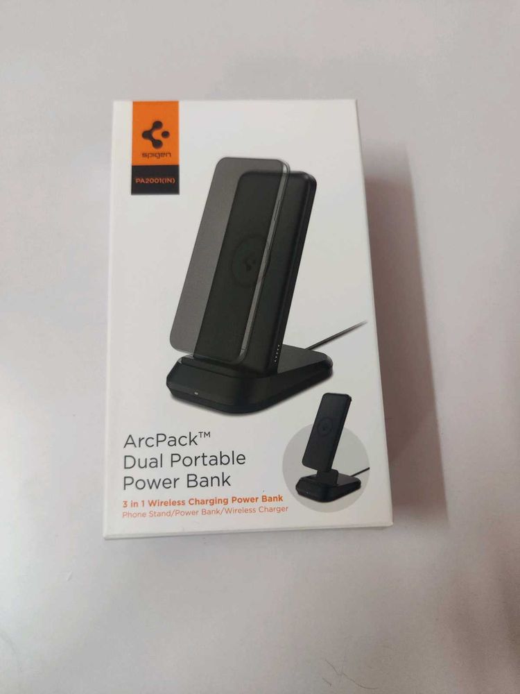 Spigen 3in1 10000mAh Wireless Charging Power Bank