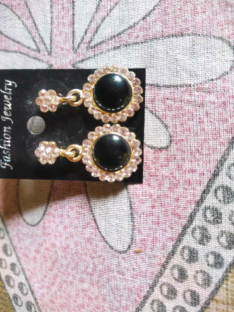 Sparkly Black Gem Drop Earrings
