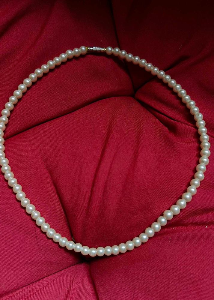 New Arrival — Simple White Pearl Necklace 🤍Lookin