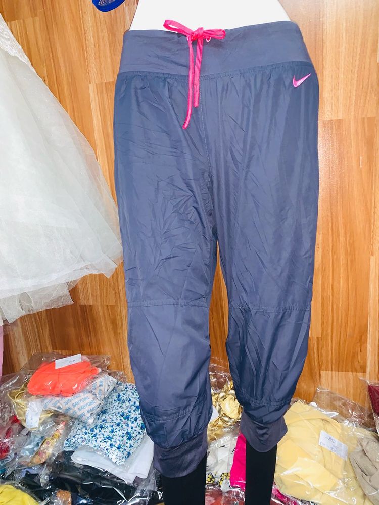 Beautiful Nike Jogger 5mar2