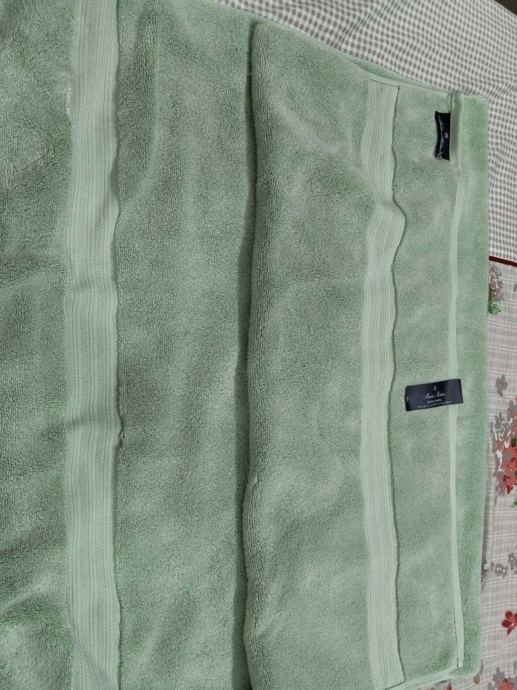 Brooks Brothers Bath Towel