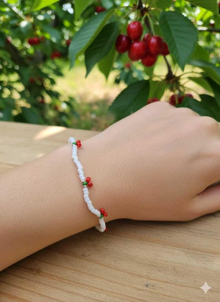 Pinteresty🍒Cherry Beaded Bracelet