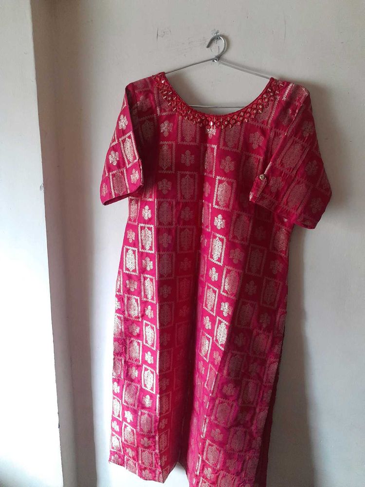 Beautiful Mirror-Worked Pink Kurta