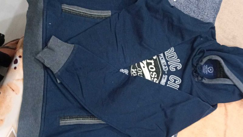Men Hoodie Sweatshirt For Good Condition