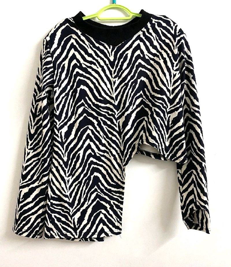 Beautiful Zebra Print Top Amazing Piece 😍