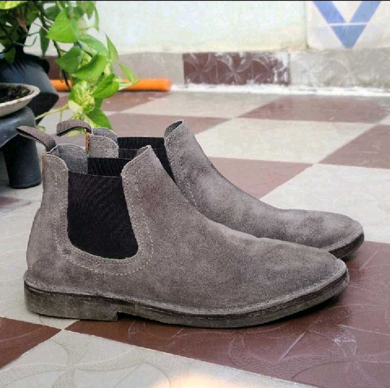 HX London Men’s Suede Chelsea Boots – Light Grey
