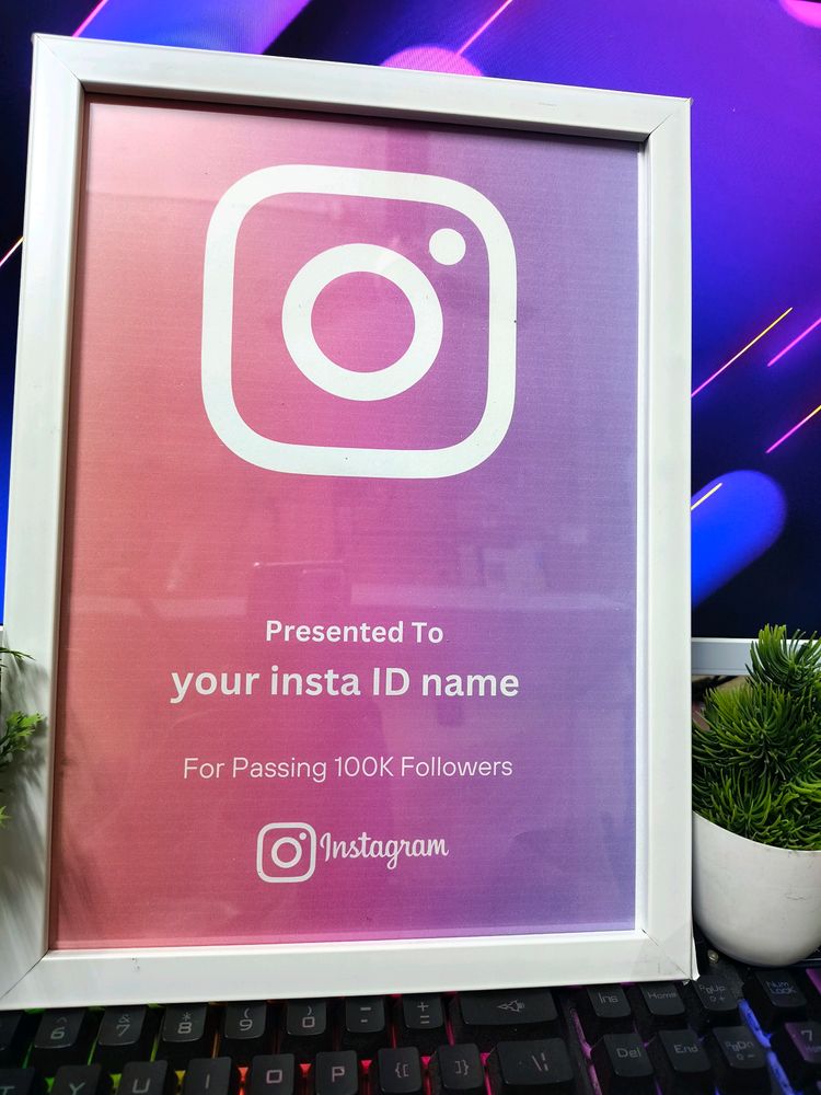 Instagram Customizable Play Button White Frame