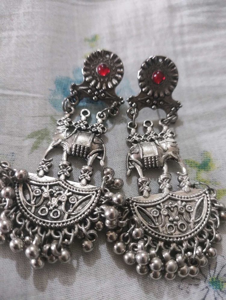 Jhumkaa