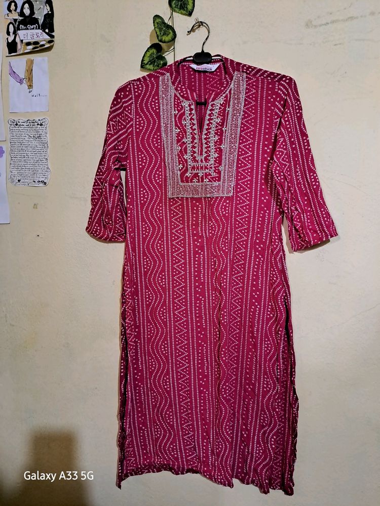 Pink 🌸 Festive Lightweight Kurti..