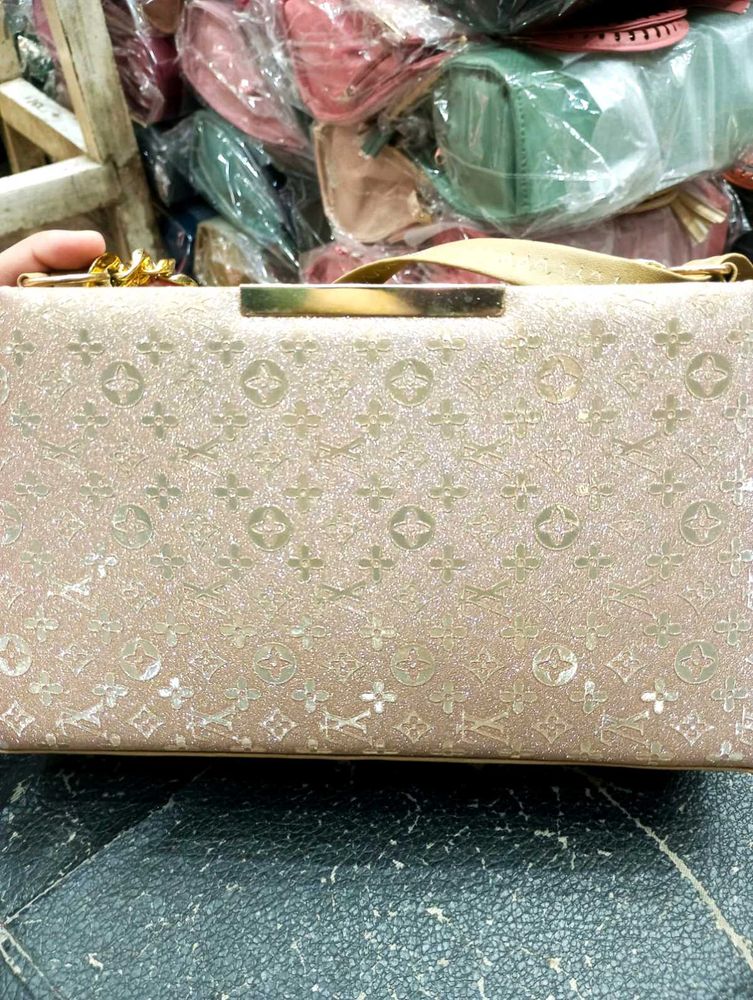 ✨Elegant Premium Quality Glittery Sling Bags 👛