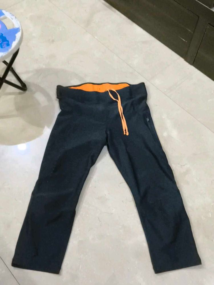 H &amp; M Active Wear Capri