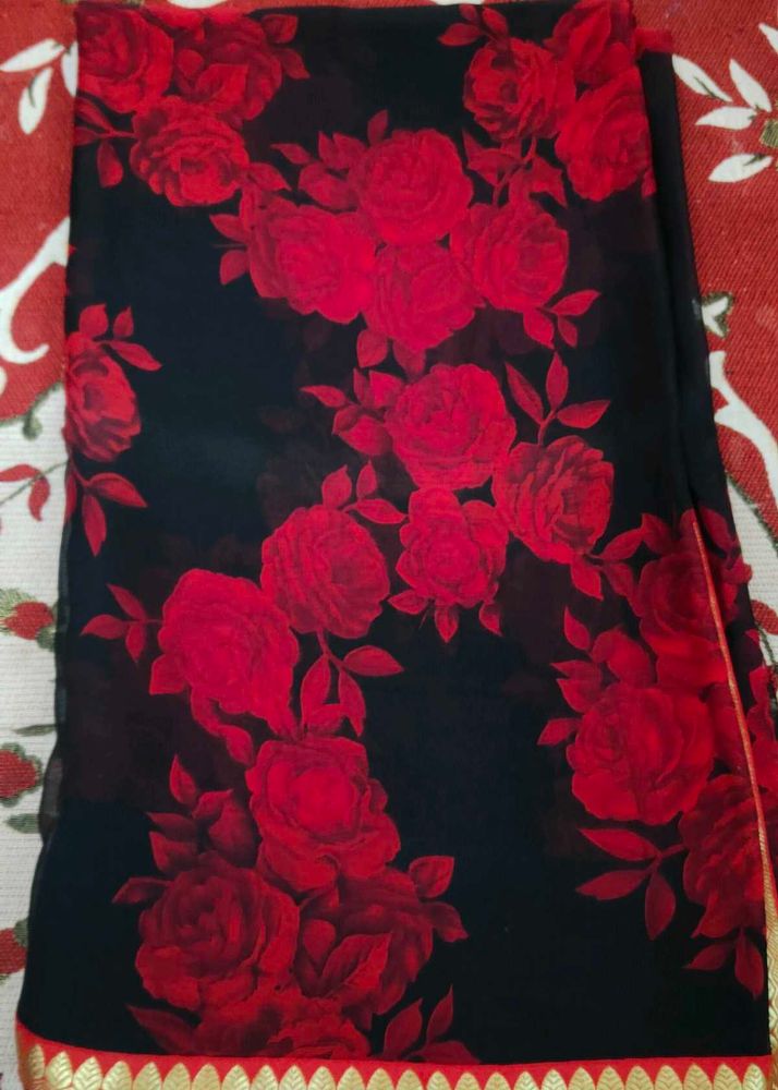 New Elegant Floral Print Saree 🌹