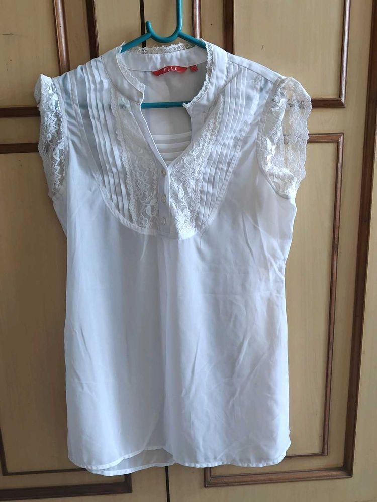 Elle White Top With Lace Trimmings