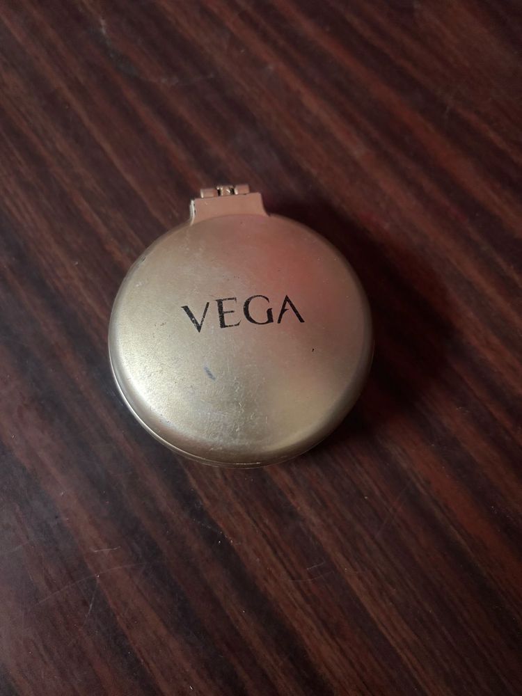 Vintage Vega Compact Mirror