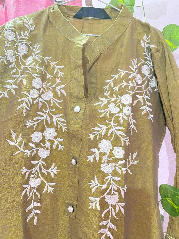 Elegant Embroidered Kurta