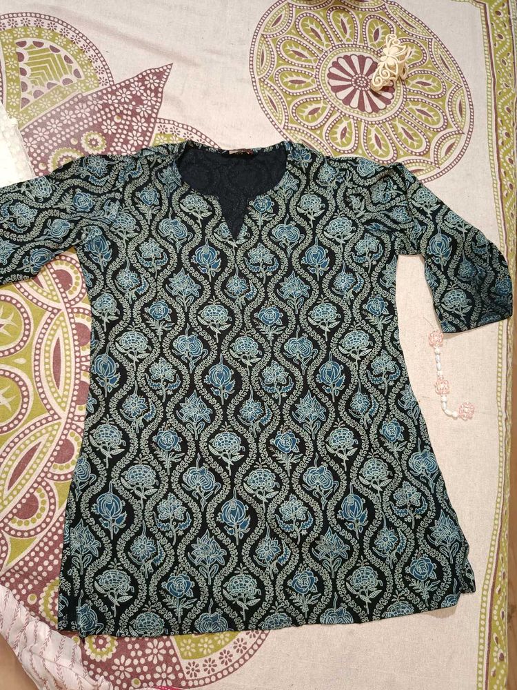 Short Kurties💕