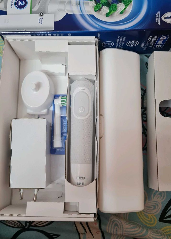 Oral B Vitality Model With Travel Case