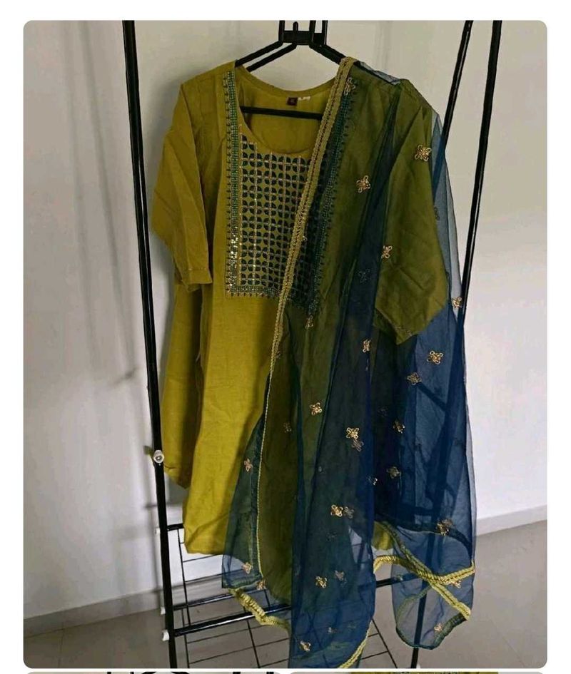 4 kurta set + 1 kurti