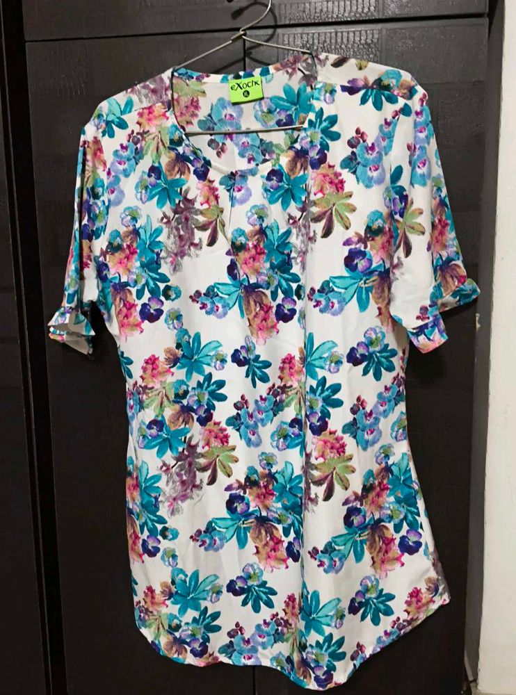 Floral Print Top - Perfect for Spring!