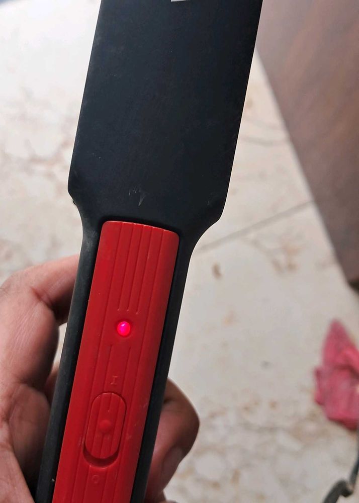 Nova Hair Straightener New Conditn Wrking Properly