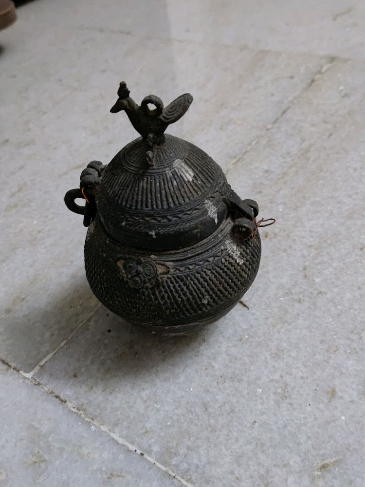 Dhokra Tribalcraft,moneypot...veryvery Old