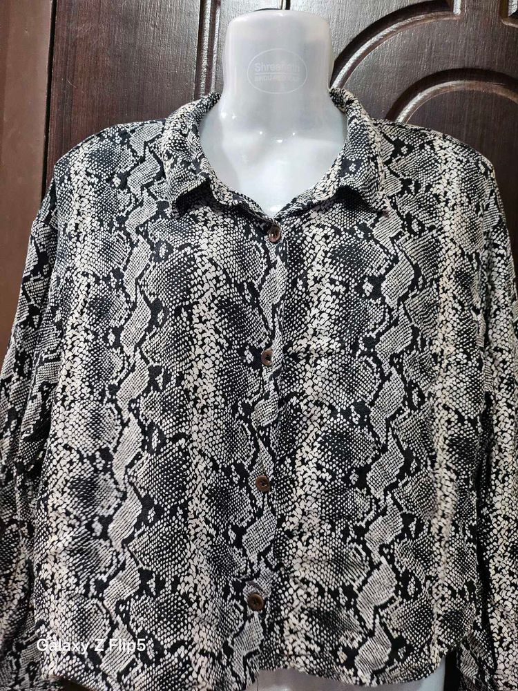 H&amp;M  Crop Shirt