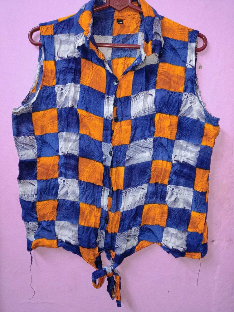 Trendy Sleeveless Checkered Top