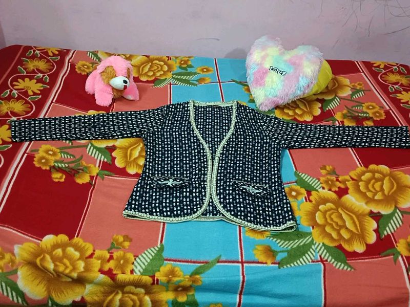 Elegant Black &amp; White Cardigan