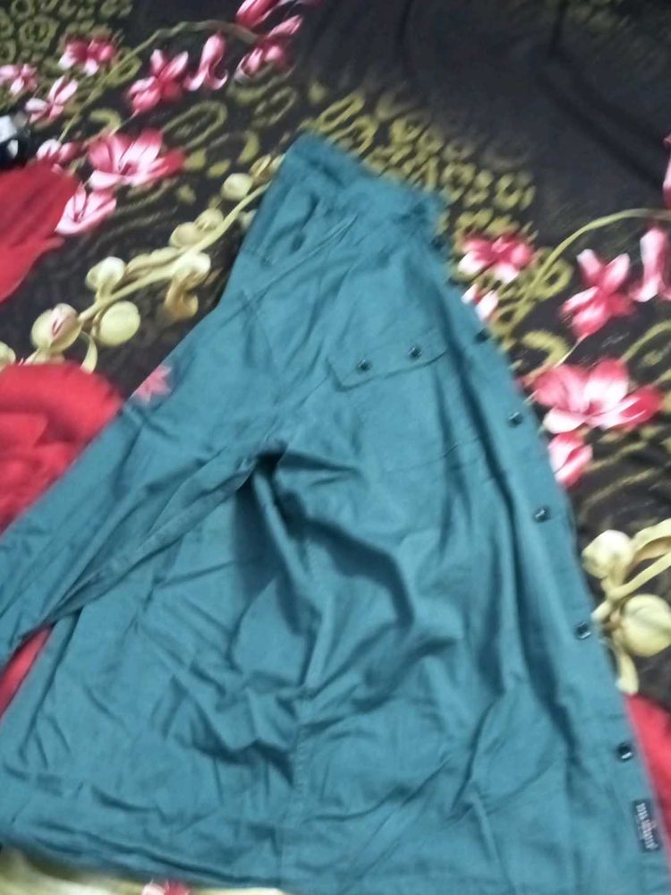 Green Long Sleeve Button-Up