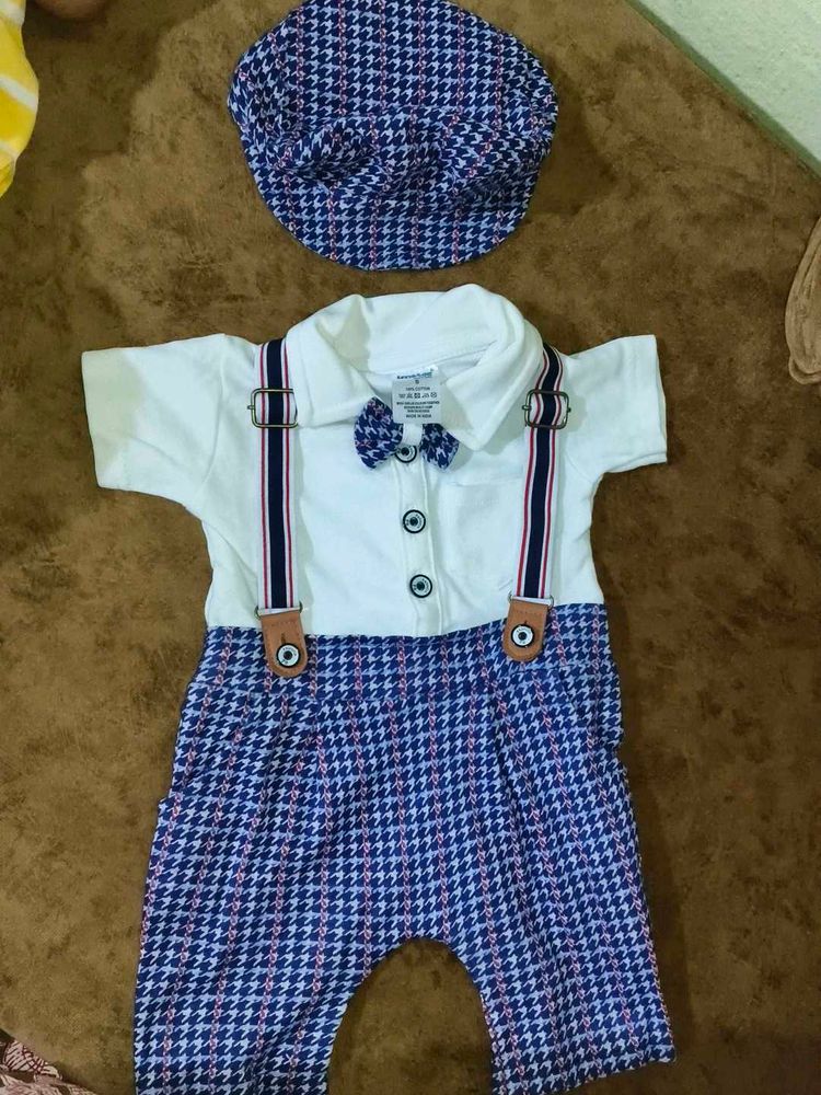 Baby Boy&#39;s Houndstooth Outfit