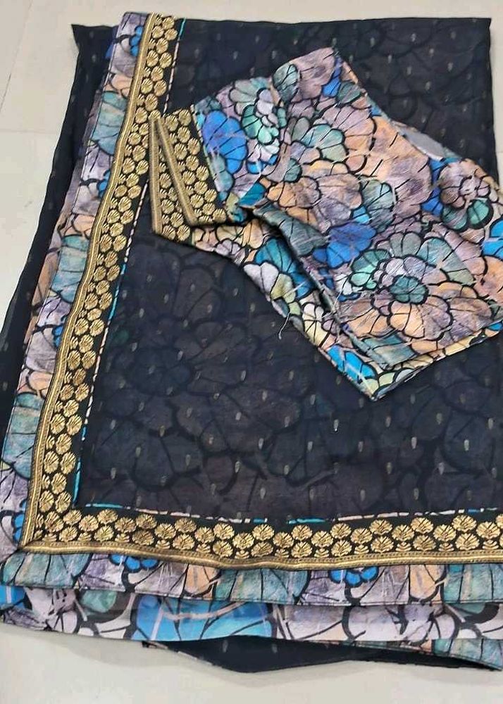 saree redi blouse k sath he