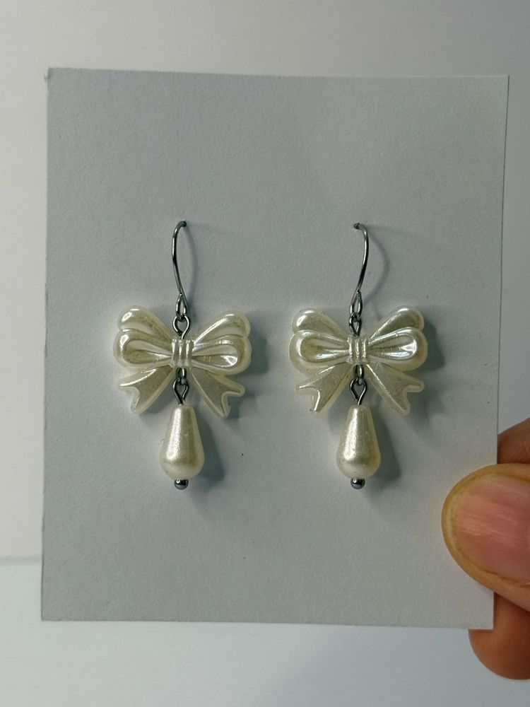 Bow Pearl Earrings