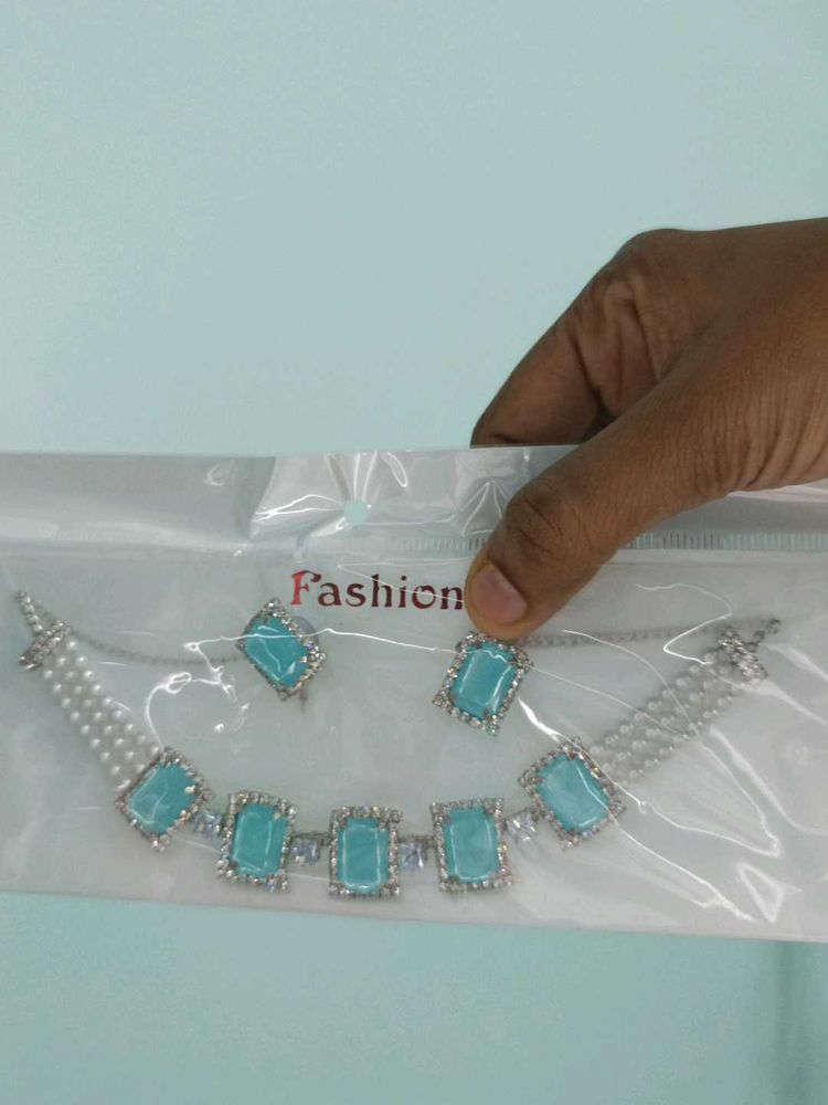 Earrings With Neckset
