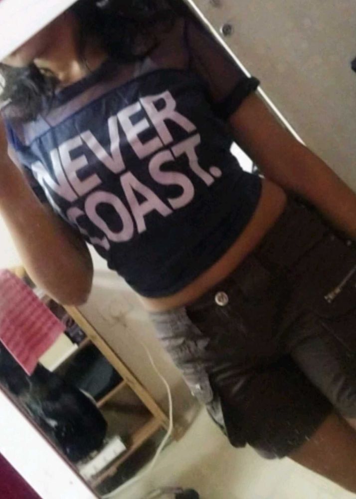 Never Coast Graphic Top