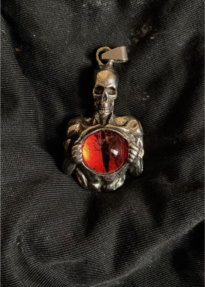 Skull &amp; Red Eye Pendant