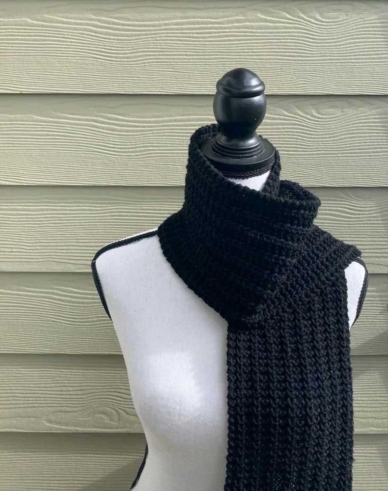 HANDMADE Classic Knit Scarf - Timeless Style