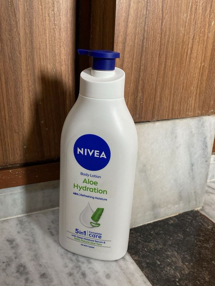 Nivea Aloe Hydration Body Lotion