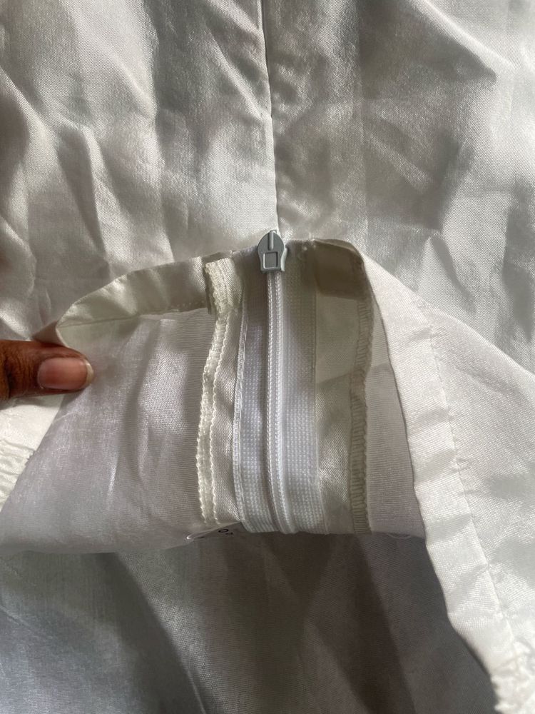 White Blouse with Zipper And Elastic Model Slip On