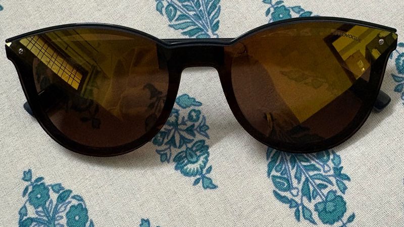 Unisex Stylish Blue Framed Sunglasses