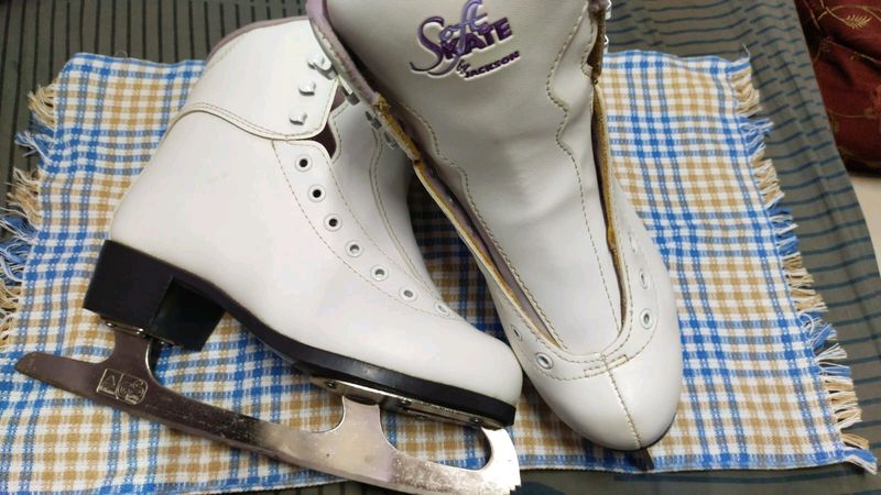 Jackson SoftSkate White Ice Skates