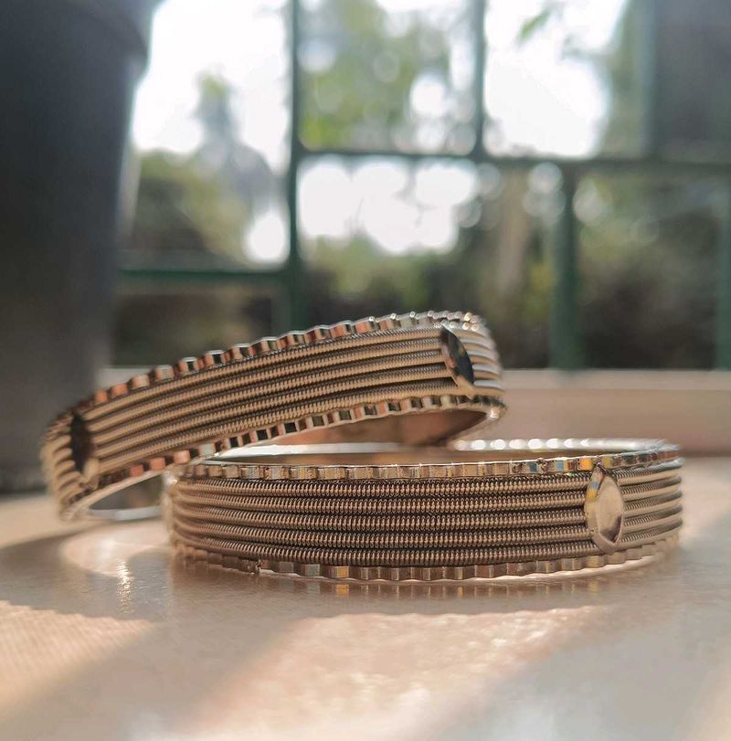 Elegant Silver Tone Bangle Set