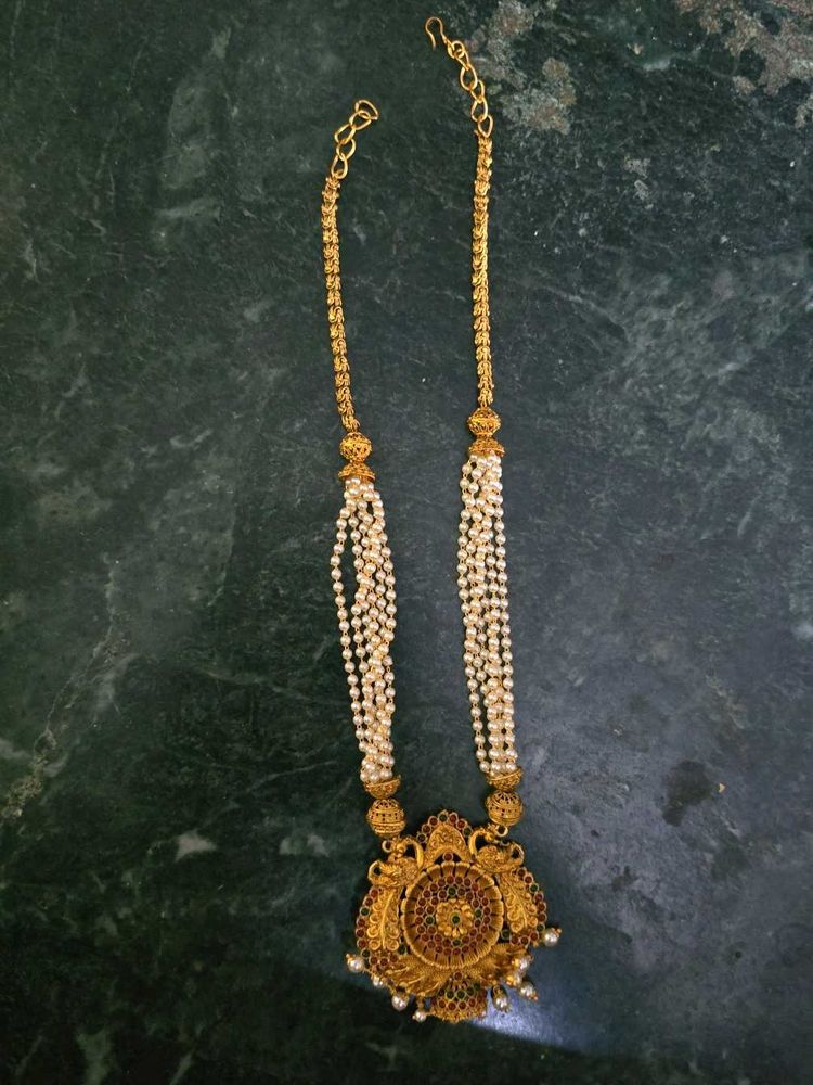 Elegant Gold &amp; Pearl Necklace