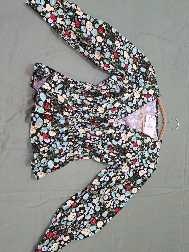 Zara Floral V Neck Peplum Puff Sleeve Top
