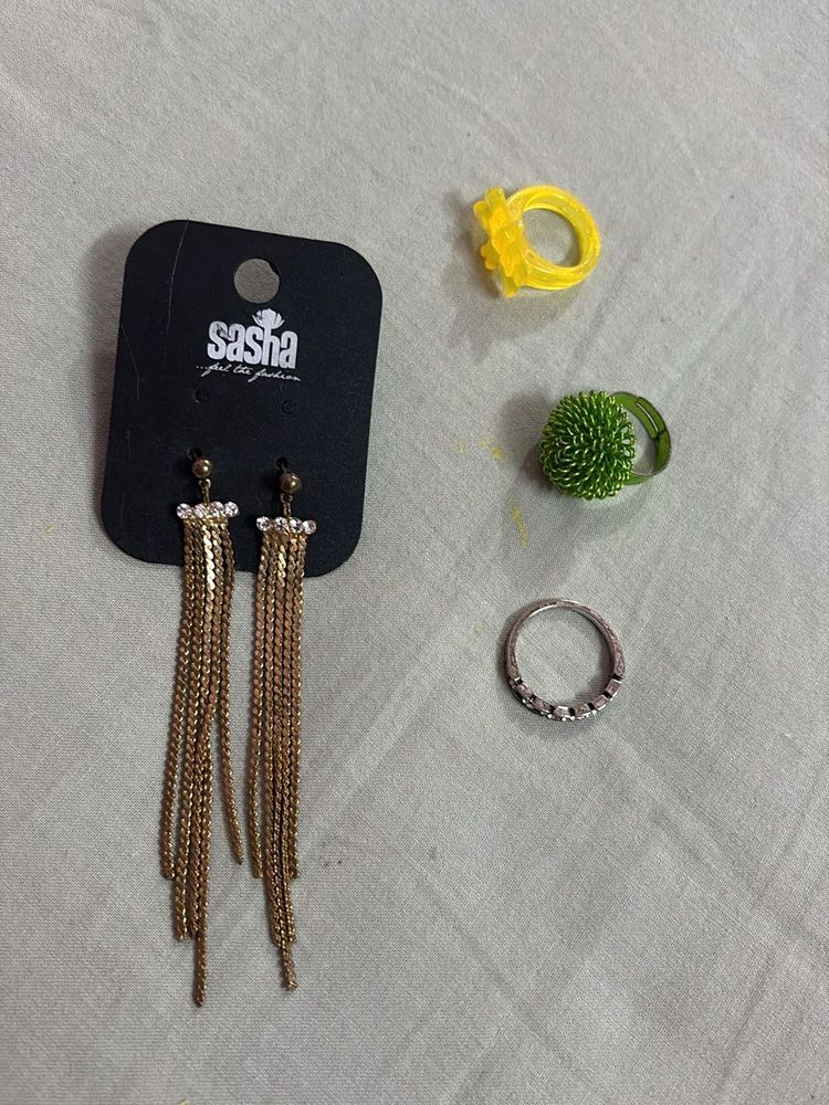 Earrings and free rings