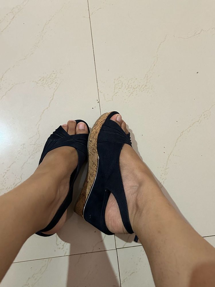 Luna blu Wedges Heels