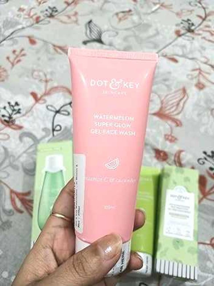Dot &amp; Key Watermelon Cooling Gel Face Wash With Vi