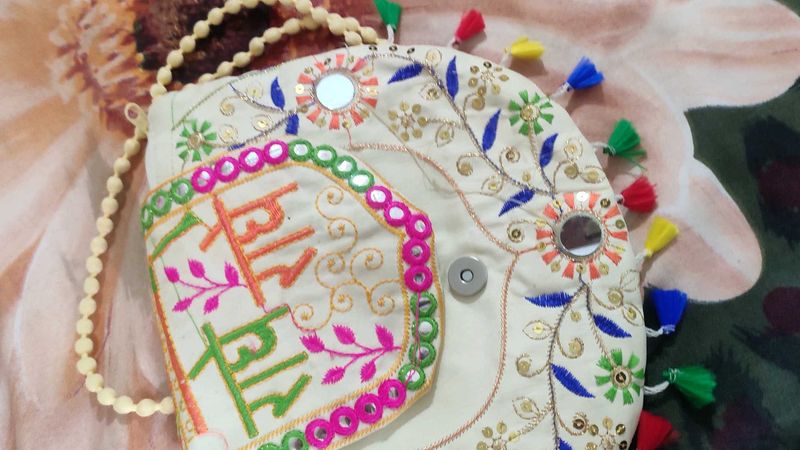 राधे राधे Written Gujarati Sling Purse For Girls😌