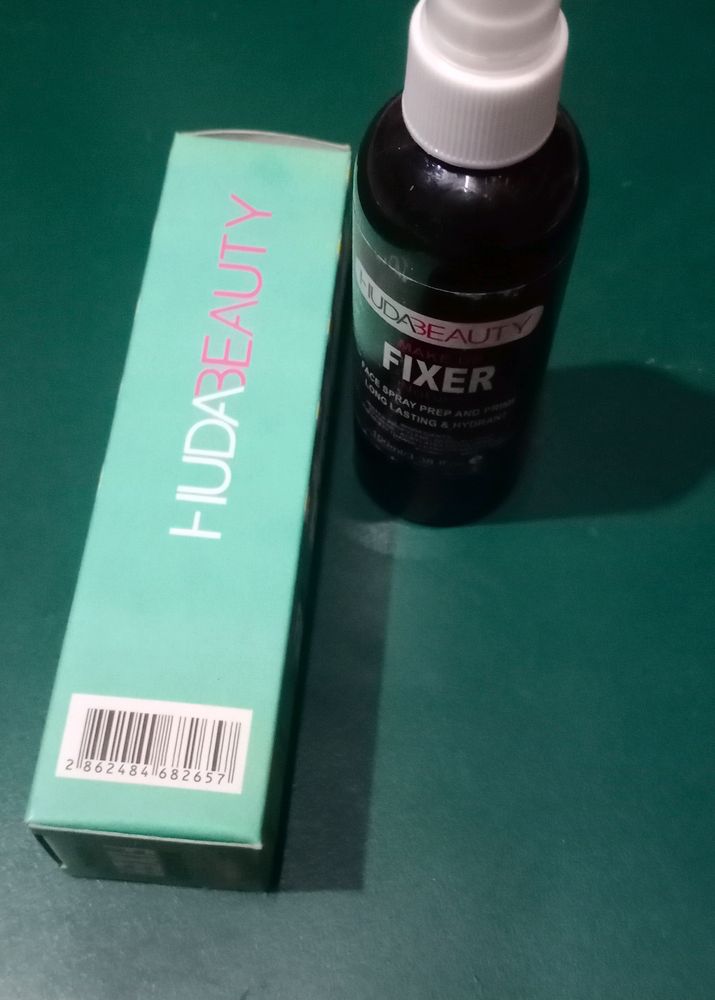Huda Beauty Makeup Fixer