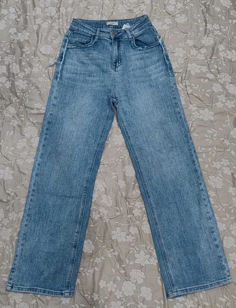 Wide Leg Jeans - Light Wash